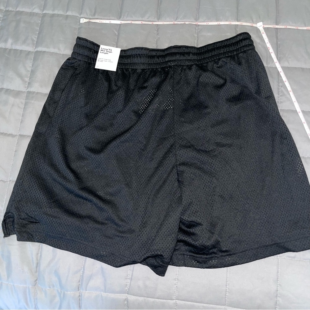 Men’s Nike Basketball Mesh Shorts With Pockets - Picture 3 of 9